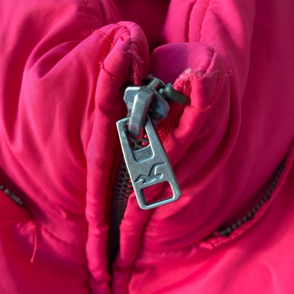 Vintage Hollister Hot Pink Puffer Vest - Picture 6 of 8